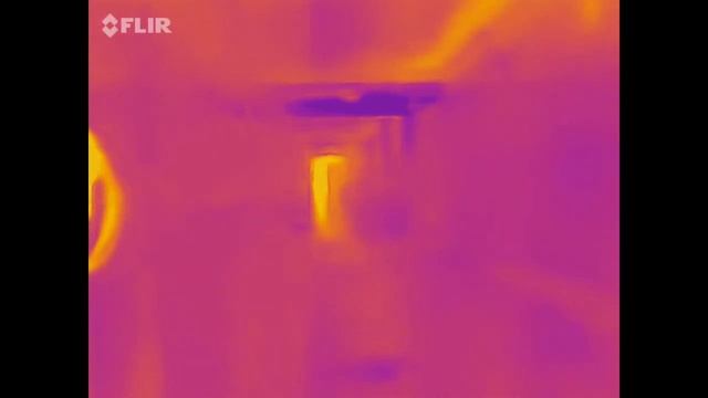 FLIR One Pro vs. FLIR T1030sc смотреть онлайн