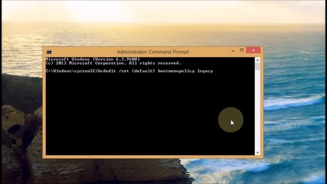 Turn on F8 command at Windows 8 boot смотреть онлайн