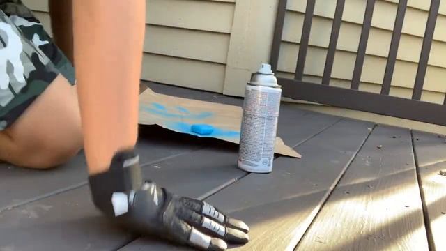 Spray Painting My AirPods 😂🤣 смотреть онлайн