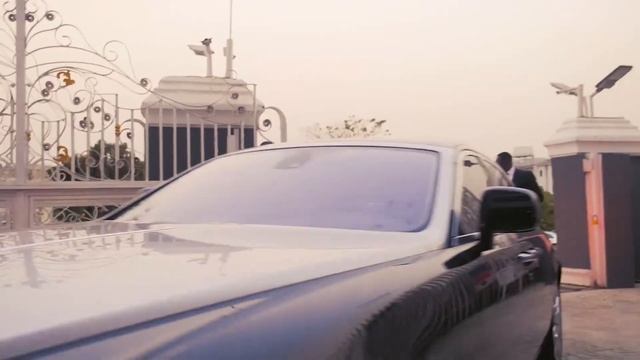 Moment Bishop Oyedepo Arrived At COZA In A Rolls-Royce Phantom 8 Worth N800 Million смотреть онлайн