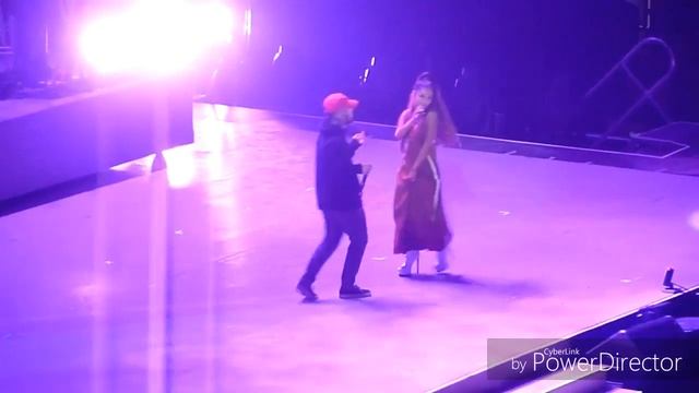 ARIANA GRANDE AND MAC MILLER LIVE PARIS 2017 смотреть онлайн
