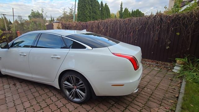 Jaguar XJ 5.0 SuperSport (тихий и громкий режимы).mp4 смотреть онлайн