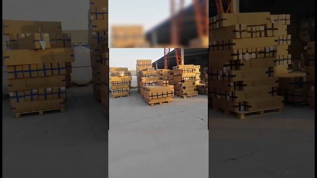 Loading and delivery scenes that must occur every day. You are welcome to come and buy. смотреть онлайн