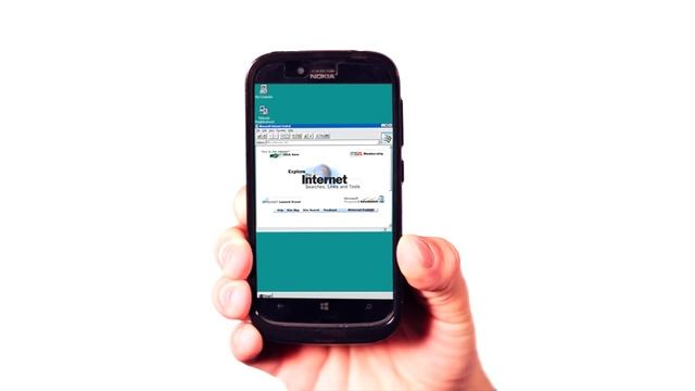 Introducing the Windows 95 Phone - ITA DUB смотреть онлайн