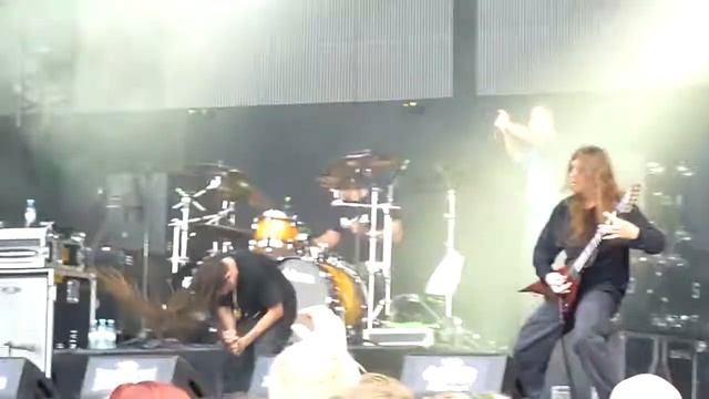 Six Feet Under - Hammer Smashed Face (Live) смотреть онлайн