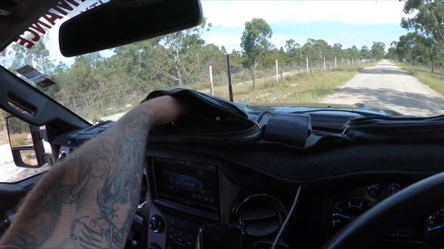 4WD INTERIOR LAYOUT FROM THE DRIVERS SEAT ! Gear I have within reach while overlanding. смотреть онлайн