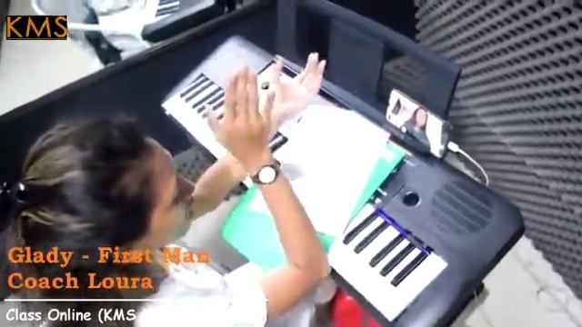 KMS Vocal Online Class with Coach Loura смотреть онлайн