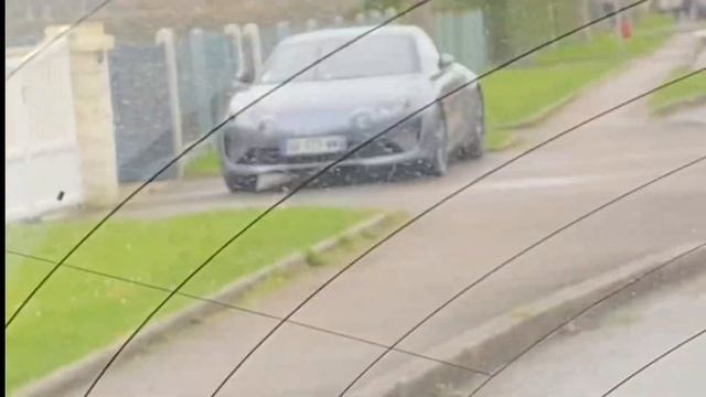 Carspotting in Normandie (Lamborghini Murcielago, Audi r8, Porsche Panamera 4S, Dodge Challenger) смотреть онлайн