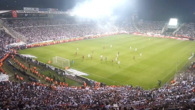 Bir Şarkısın Sen - Beşiktaş Tribünü .HD