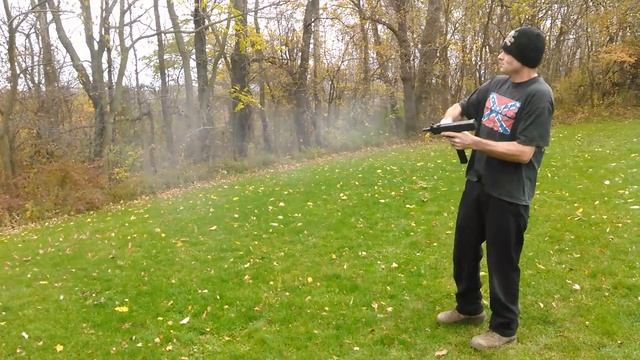 Mikey playing with a mac-11 and 1911 смотреть онлайн