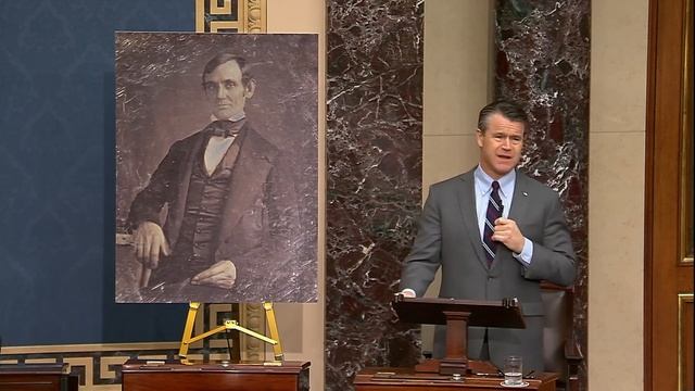 Young Commemorates Abraham Lincoln’s Birthday, Warns Of Political Division смотреть онлайн