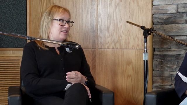 Mothers and Mentors: The Parallel Roles Shaping Society and Business Leaders смотреть онлайн