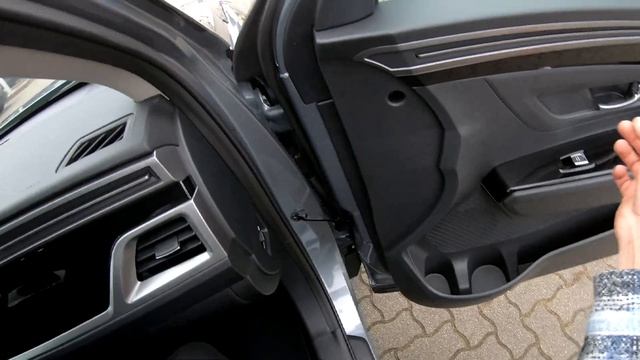 SsangYong Korando C300 Smart Black Pack 1.5 T-GDI 163 A6 Platinum Grey/Space Black смотреть онлайн