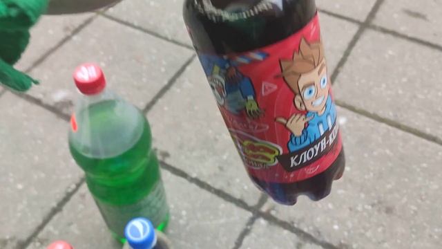 пробую оригинал колу и а4 клоун кола. (я не фанат а4) смотреть онлайн