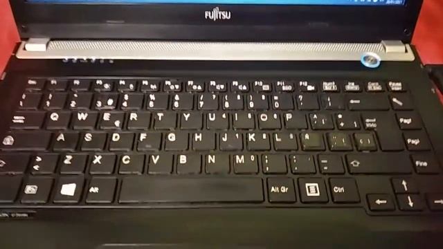Fujitsu UK552 intel core i3 смотреть онлайн