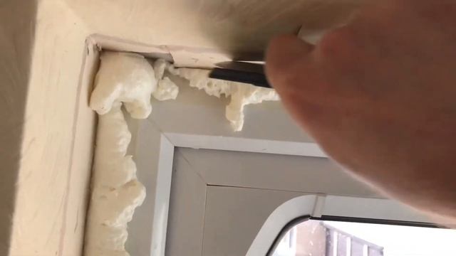 How to install a blind properly and fix a windy window at the same time... смотреть онлайн