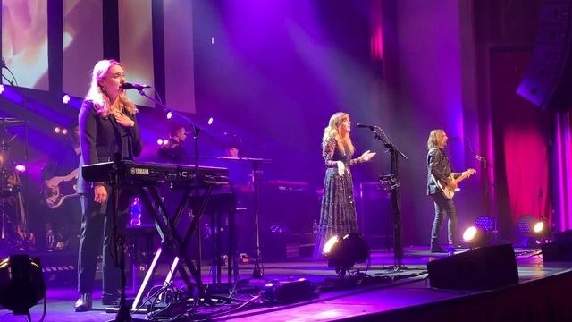 Rumours Of Fleetwood Mac at Paramount, Denver смотреть онлайн
