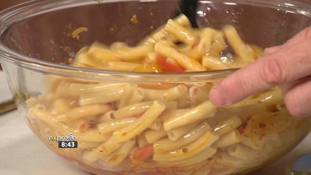 Recipe: Mac n Cheese with Atchaar (CLOVER) смотреть онлайн