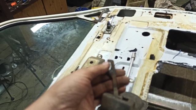Как снять наружнюю ручку открывания двери с Волги 3102. Как снять дверную ручку с волги. Volga 3102 смотреть онлайн