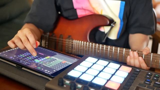 Logic pro X Live Loops ♯9 （w/guitar,Aura,Logic remote） смотреть онлайн