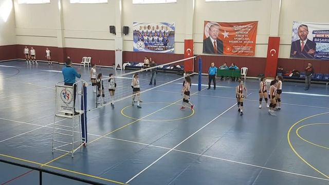 Bahçelievler Voleybol - Bizimkent Voleybol Küçük Kızlar Maçı : 2.Set смотреть онлайн