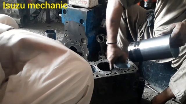 Isuzu nkr engine sleeve opening and fitting 2022 смотреть онлайн