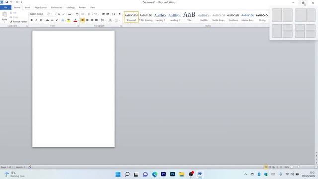 Windows 11: New Snap Layouts to manage windows, with maximise button смотреть онлайн