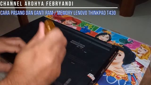 How to Install or Change The RAM on a Lenovo thinkpad T430 laptop | Cara Pasang / Ganti RAM (Memory смотреть онлайн