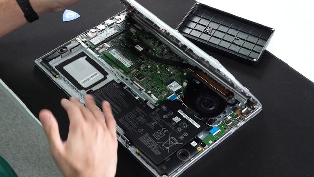 Så här uppgraderar du din laptop! | Minne och lagring/hårddisk смотреть онлайн