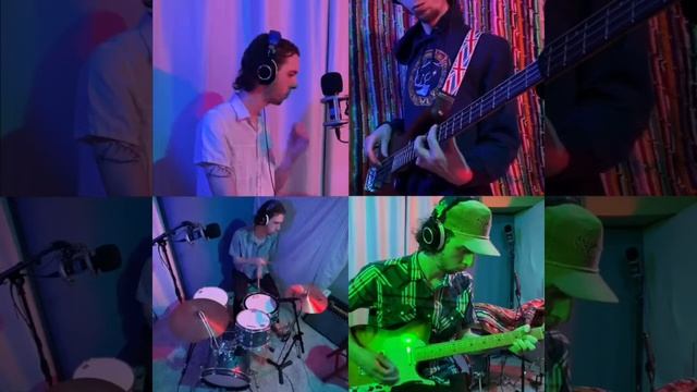 She Came In Through The Bathroom Window (cover) смотреть онлайн