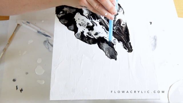 Flow Acrylic Painting: Black & White With Negative Space - How To Make a Fluid Painting смотреть онлайн