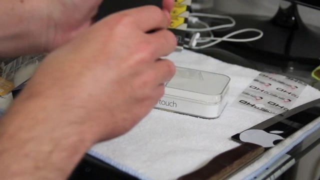 New Zagg InvisibleSHIELD HD for Apple iPod Touch 5th Gen - Unboxing смотреть онлайн