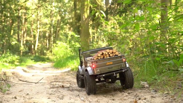1/10 Scale RC - Jeep NuKizer 715 carrying wood - Custom Vaterra Ascender with Axial body смотреть онлайн