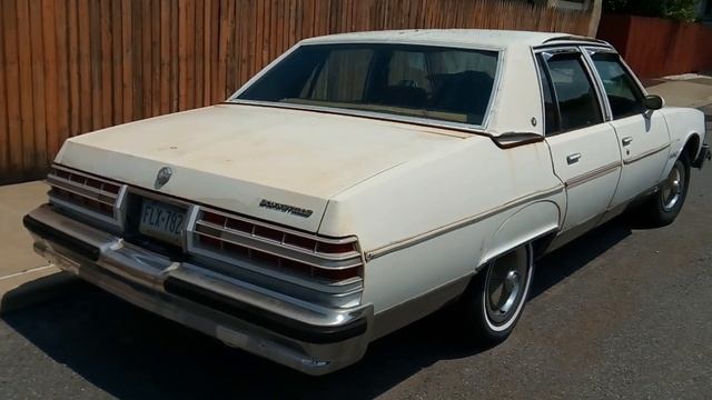1977 Pontiac Bonneville смотреть онлайн