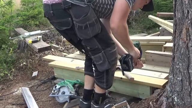 Building a Cabin in The Forest | Ep.11 Tiny House Deck! смотреть онлайн