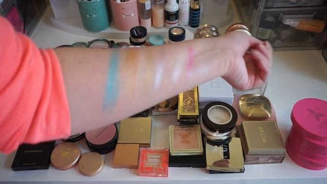 MAKEUP DECLUTTER | BLUSHES, BRONZERS & HIGHLIGHTS going bye bye! смотреть онлайн