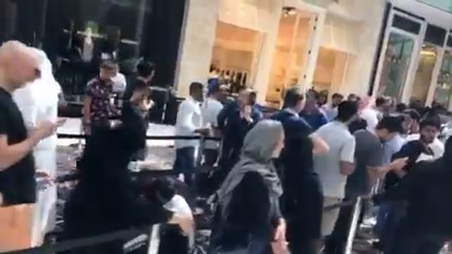 Apple store Dubai Mall смотреть онлайн