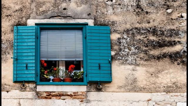 light from an old window смотреть онлайн