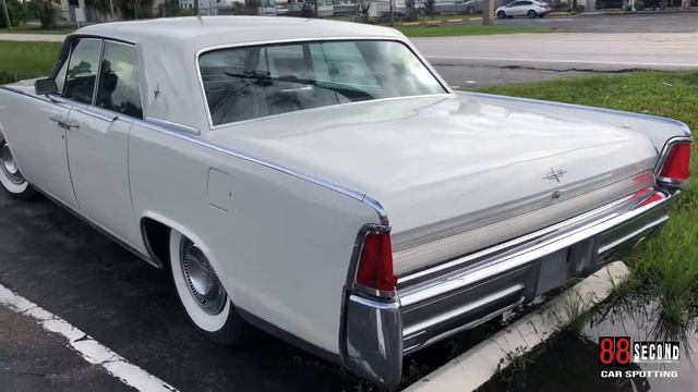 1964 Lincoln Continental: 88 Seconds car spotting with Eric Johnson смотреть онлайн