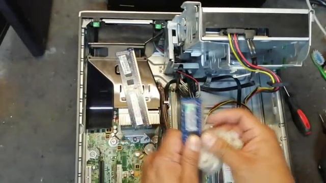Falla de Hp dekstop mod. hp compaq 6200 Pro, acelera al encender y no da video. смотреть онлайн