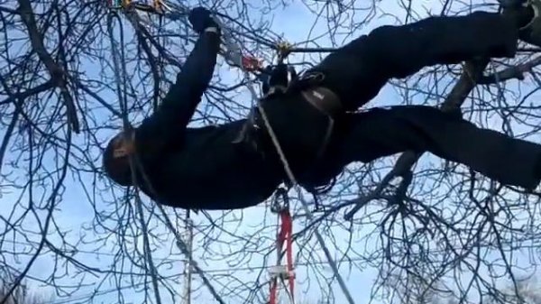 Навеска подъема с жумаром и спуск на 8