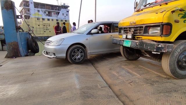 K Line Bus Ferry Loading at paturia ferry ghat in bangladesh biggest ferry terminal video смотреть онлайн