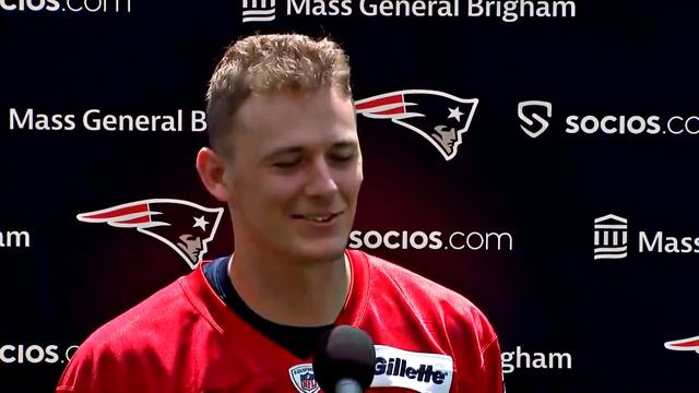 Mac Jones Training Camp Day #3 Reaction - Best Throws Yet! смотреть онлайн
