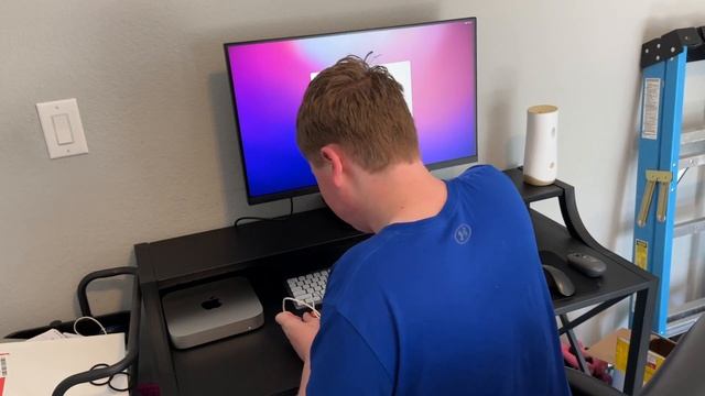 M1/M2 Mac mini Unboxing and Setup! смотреть онлайн