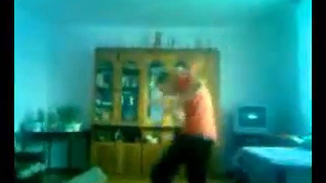 Реальный прикол! мой младший пацик зверь.wmv смотреть онлайн