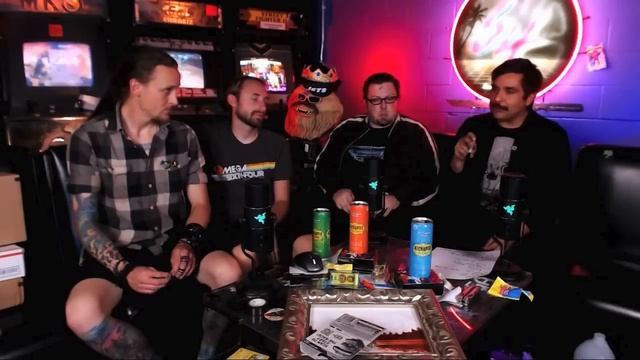 Mega64 Podcast 350 - Filming the Swat or Not? Video смотреть онлайн
