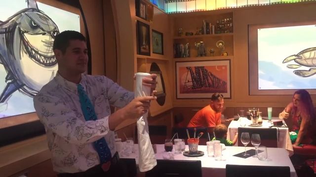 Star Disney Dream Server turns Apple Juice into Water!! смотреть онлайн