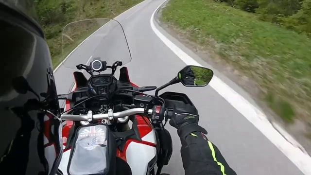 Gopro Quik Edit on a motorcycle смотреть онлайн