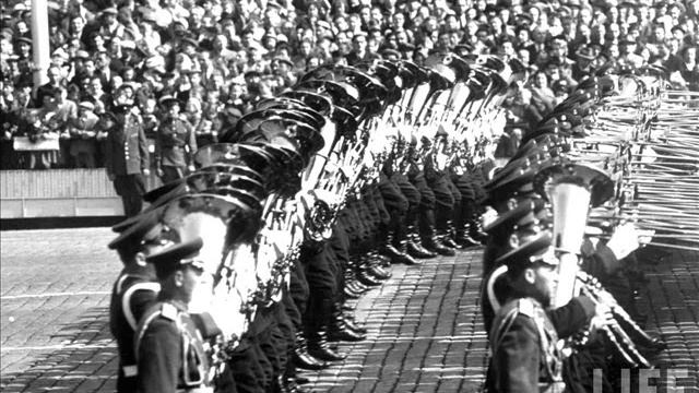 Festive march (Boris Diev) смотреть онлайн