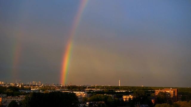Rainbow above the Rotterdam harbour (short Timelaps) смотреть онлайн